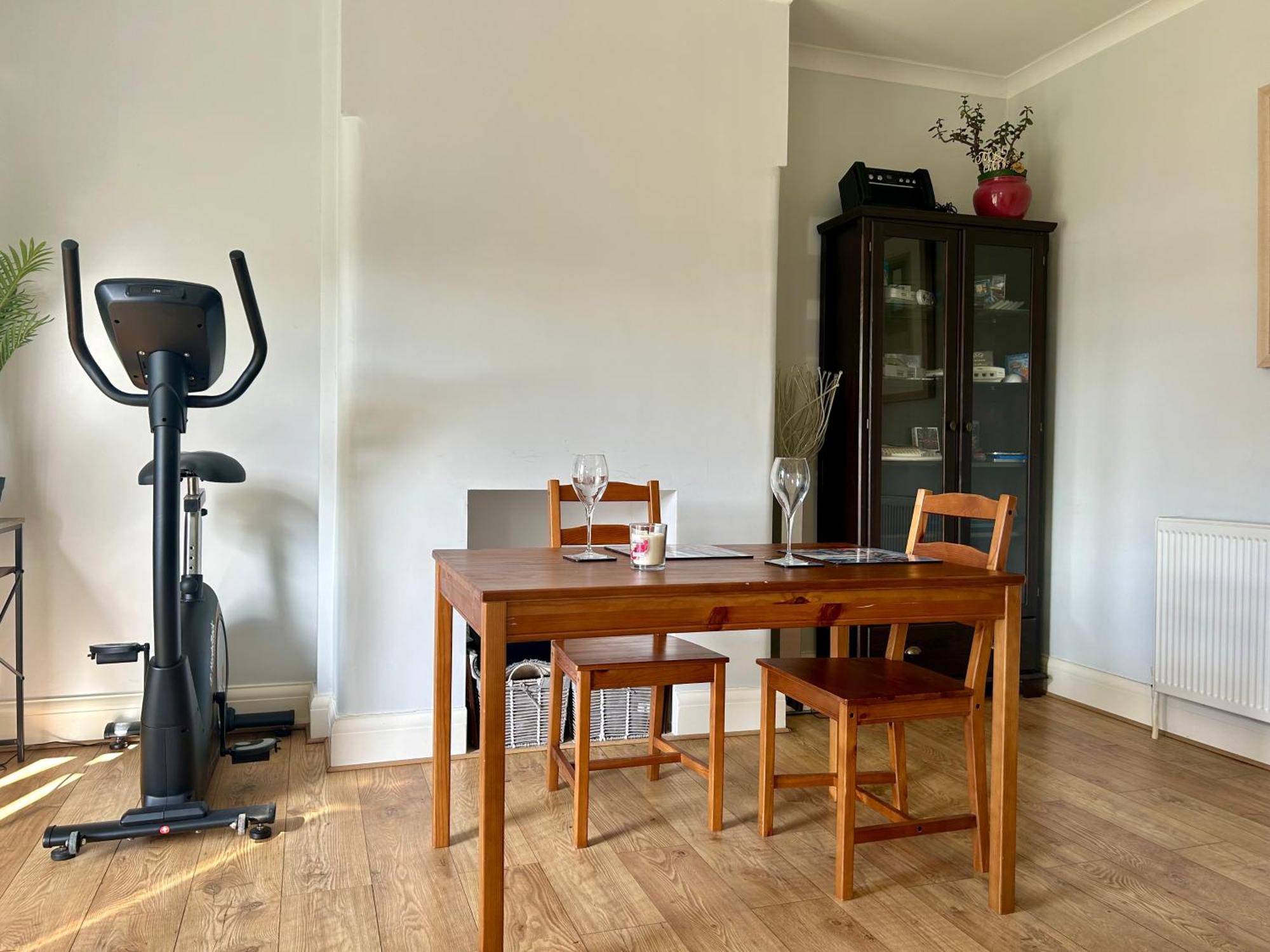 Quiet Double Bedroom With Garden View, Breakfast Hazel Grove Exteriér fotografie