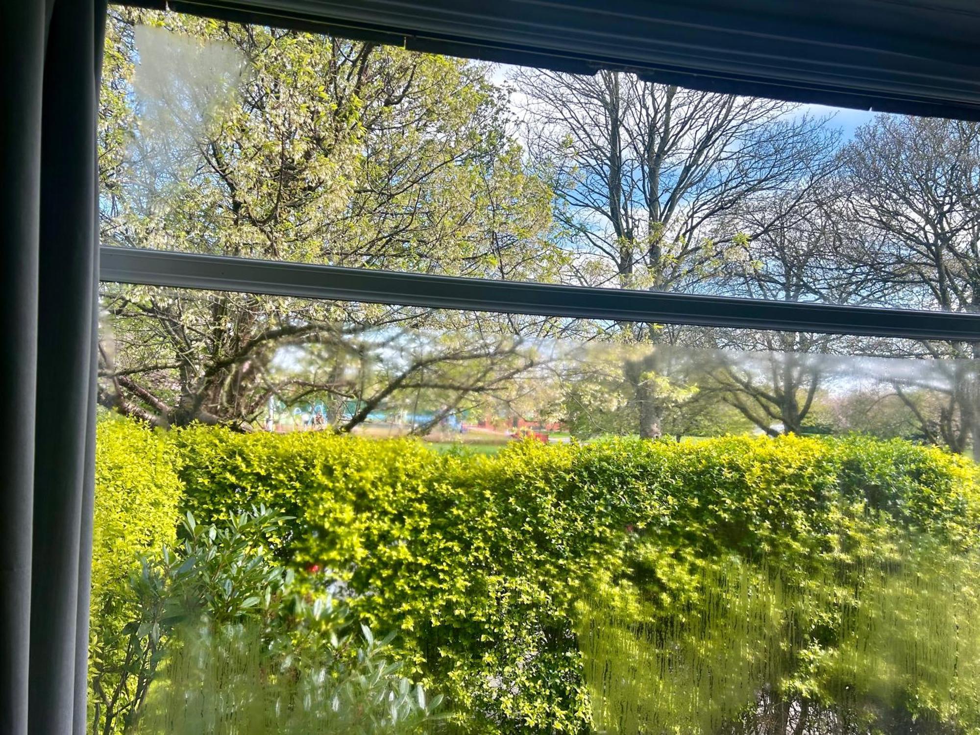 Quiet Double Bedroom With Garden View, Breakfast Hazel Grove Exteriér fotografie